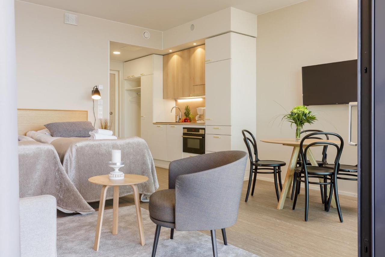 Marina Chalets Studios By Hiekka Booking - Sisaeltaeae Liinavaatteet Ja Loppusiivouksen كالايوكي الغرفة الصورة
